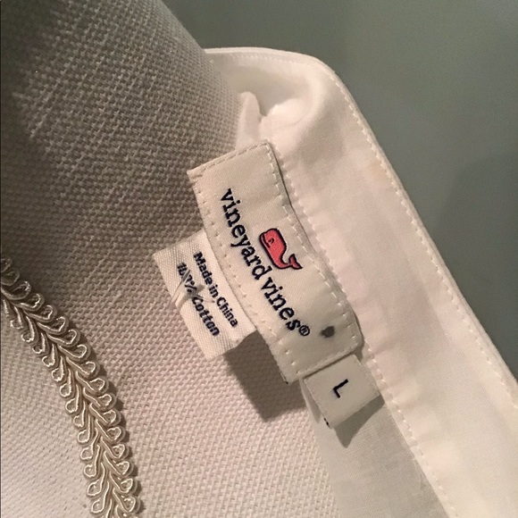 NWOT Vineyard Vines large white blouse - Picture 2 of 3